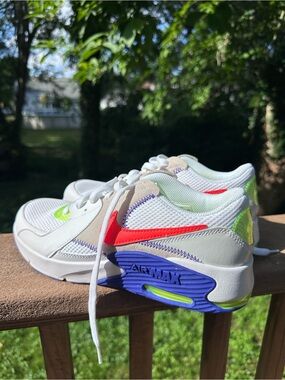 Nike Air Max Excee AMD GS White Bright Crimson Volt Size 6.5Y Women’s 8 EU39